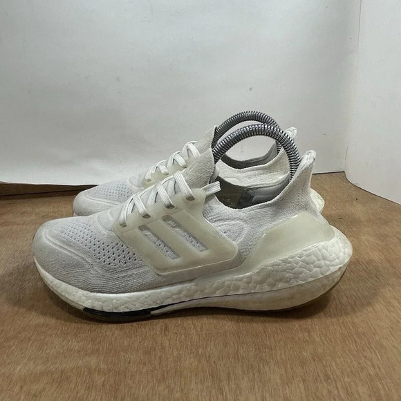 Adidas Ultraboost 21 Primeknit White Cream Womens Size 6 Running Shoes FX7730 - Picture 3 of 9